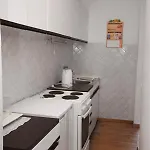 Family Friendly Seaside Arbanija, Ciovo - 5220 Appartamento *