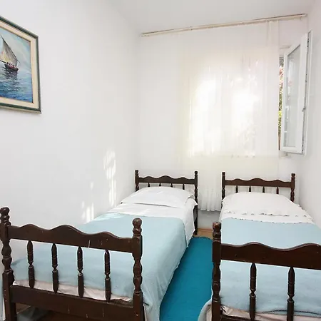 Family Friendly Seaside Arbanija, Ciovo - 5220 * Трогир