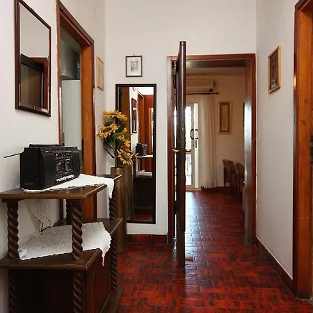 Apartment Family Friendly Seaside Arbanija, Ciovo - 5220 *