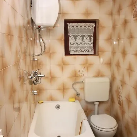 Family Friendly Seaside Arbanija, Ciovo - 5220 *