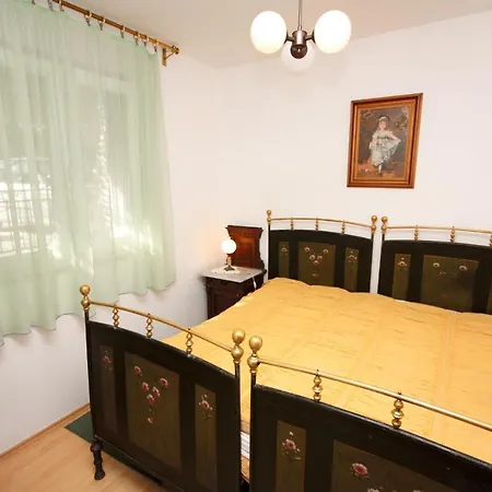 Apartment Family Friendly Seaside Arbanija, Ciovo - 5220