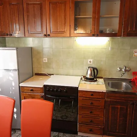 Апартаменты Family Friendly Seaside Arbanija, Ciovo - 5220 Трогир
