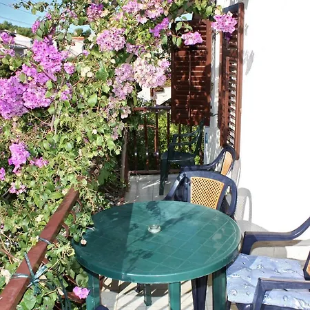 Family Friendly Seaside Arbanija, Ciovo - 5220 *