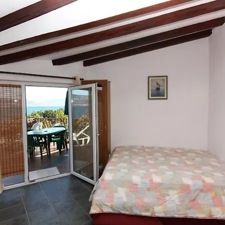 Apartment Family Friendly Seaside Arbanija, Ciovo - 5220 *