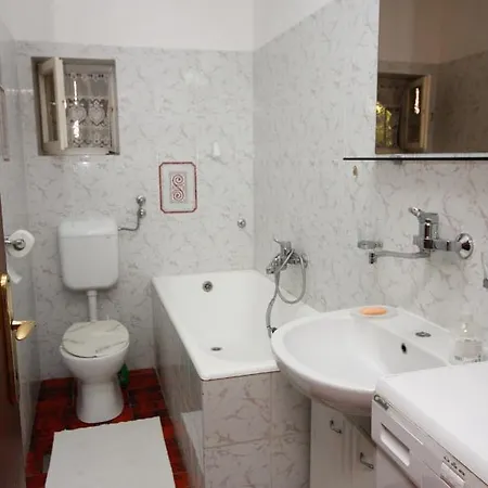 Family Friendly Seaside Arbanija, Ciovo - 5220 Apartment