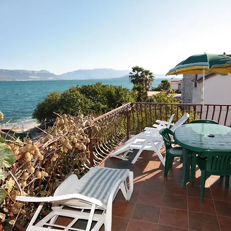 Apartment Family Friendly Seaside Arbanija, Ciovo - 5220 *