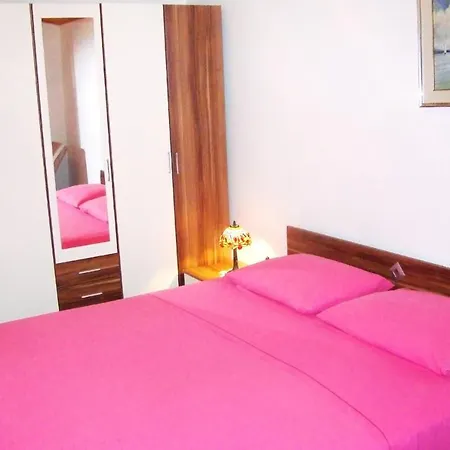 Family Friendly Seaside Arbanija, Ciovo - 5220 Apartment