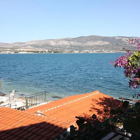 Family Friendly Seaside Arbanija, Ciovo - 5220