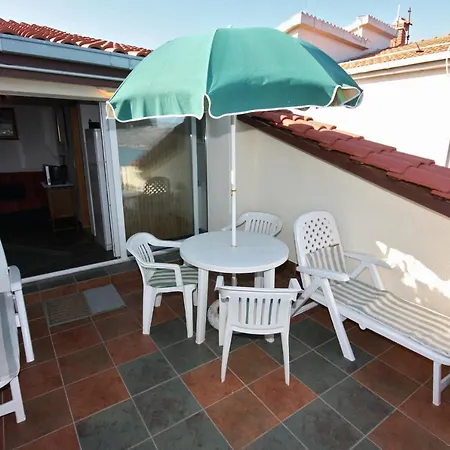 Family Friendly Seaside Arbanija, Ciovo - 5220 Apartment Trogir