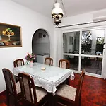 Apartment Family Friendly Seaside Arbanija, Ciovo - 5220 *
