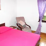 Apartment Family Friendly Seaside Arbanija, Ciovo - 5220 *