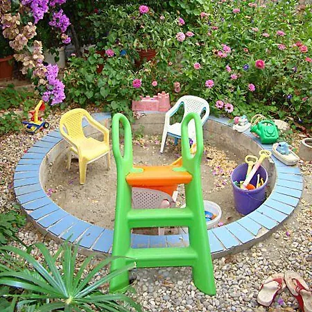 Family Friendly Seaside Arbanija, Ciovo - 5220 Apartman