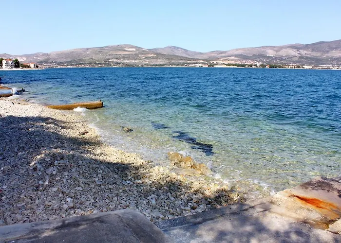 Family Friendly Seaside Arbanija, Ciovo - 5220 شقة تروغير