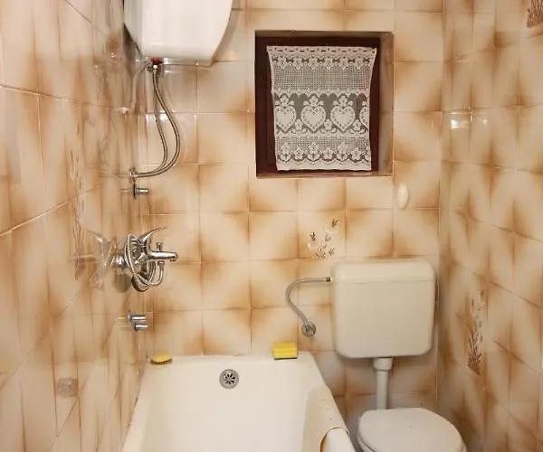 Family Friendly Seaside Arbanija, Ciovo - 5220 *