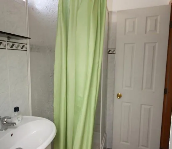 شقة Family Friendly Seaside Arbanija, Ciovo - 5220 *