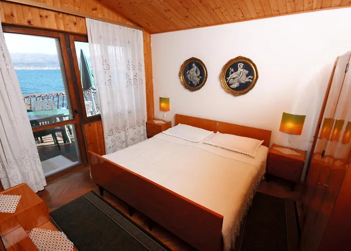 شقة Family Friendly Seaside Arbanija, Ciovo - 5220 *