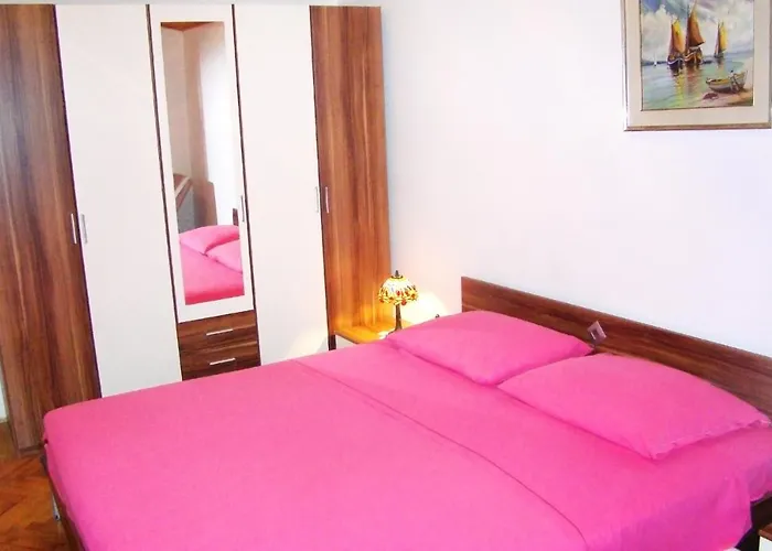 Family Friendly Seaside Arbanija, Ciovo - 5220 公寓