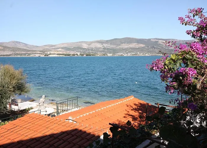 Family Friendly Seaside Arbanija, Ciovo - 5220