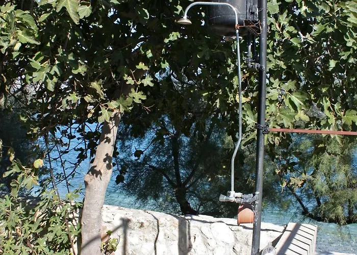 Family Friendly Seaside Arbanija, Ciovo - 5220 شقة تروغير