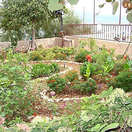 Family Friendly Seaside Arbanija, Ciovo - 5220 *